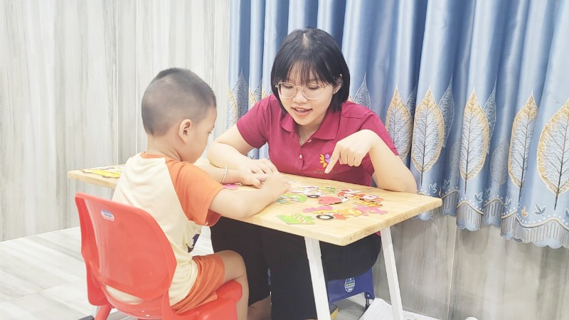 Trung tâm Nhân Hòa dạy trẻ chậm nói tự kỷ